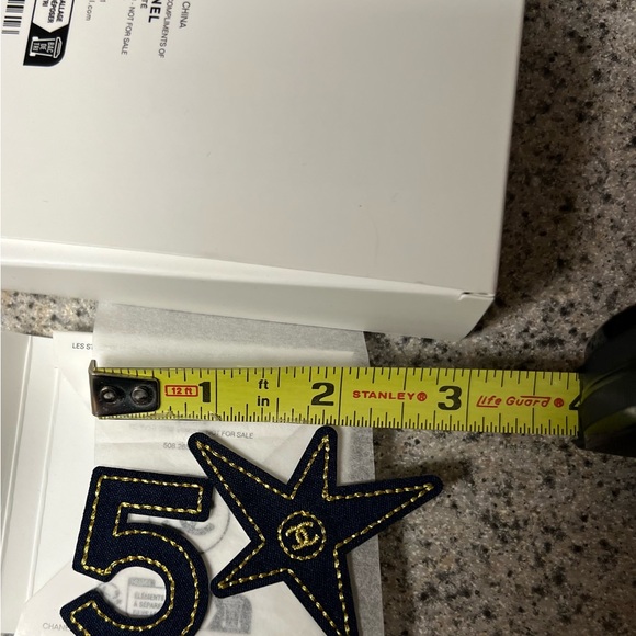 CHANEL Beaute Black and Gold Star and Number 5 Embellishments - Picture 6 of 8